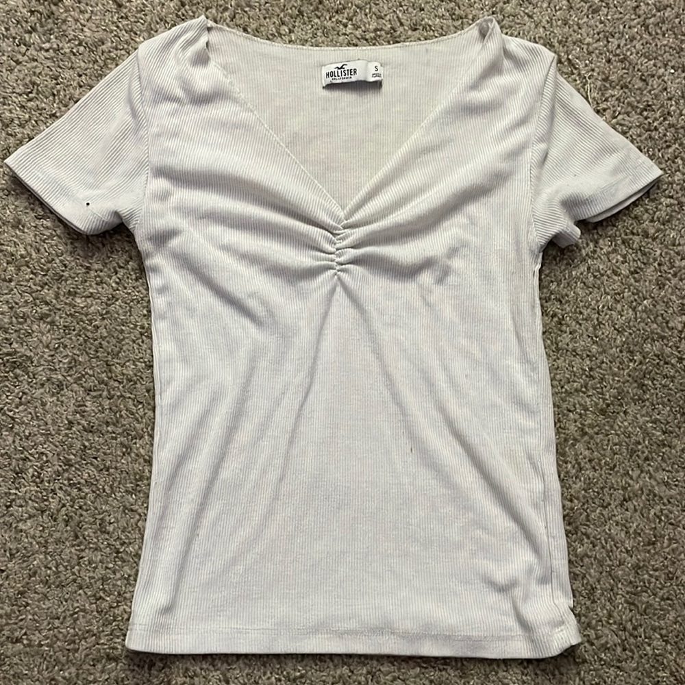 Ribbed V-Neck Hollister tee